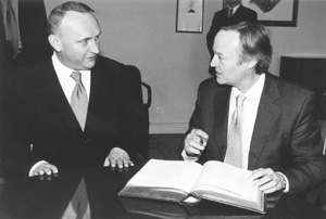 S1.JPG (22824 BYTES)