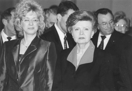 V1.JPG (23909 BYTES)