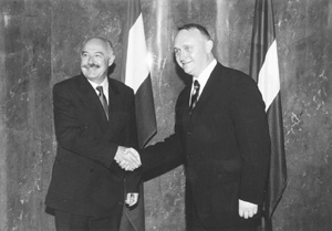 U1.JPG (24173 BYTES)