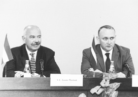 U1.JPG (19773 BYTES)