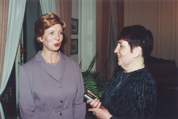 09F.JPG (39730 BYTES)