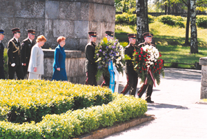 26H.JPG (107992 BYTES)