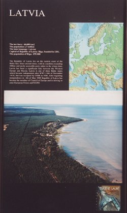 2LE.JPG (104553 BYTES)