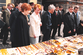 8SH.JPG (82882 BYTES)