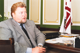 STR.JPG (66623 BYTES)