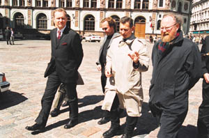 08VA.JPG (26934 BYTES)