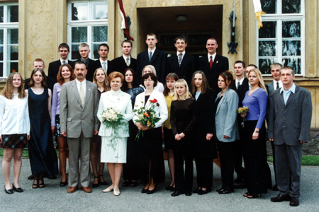 01V.JPG (82452 BYTES)