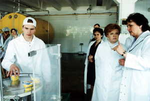 04V.JPG (36679 BYTES)