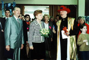 12V.JPG (43865 BYTES)