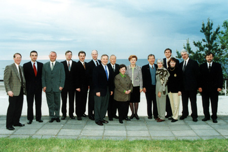 V15.JPG (65651 BYTES)