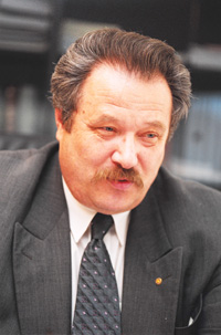 CERNAIJS.JPG (28740 BYTES)