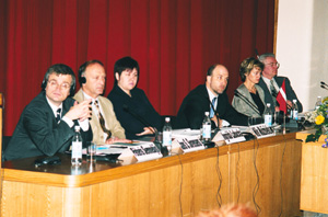 PI21.JPG (37497 BYTES)