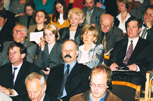 PI22.JPG (49233 BYTES)