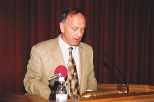 PI3.JPG (27595 BYTES)