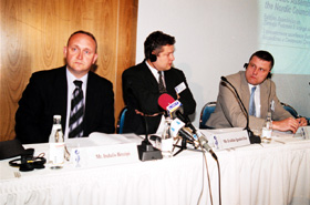 BA12.JPG (31512 BYTES)