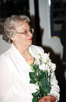 BE2.JPG (36473 BYTES)