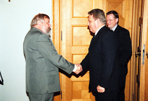 1A01.JPG (35974 BYTES)