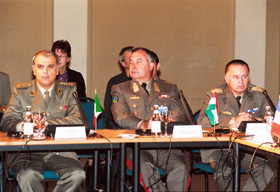 NA07.JPG (38382 BYTES)