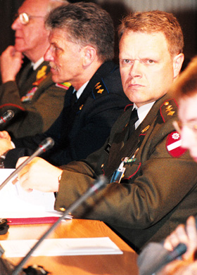 NA12.JPG (67907 BYTES)