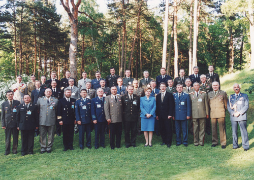 ARMIJA.JPG (138938 BYTES)