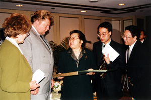 KI03.JPG (35828 BYTES)