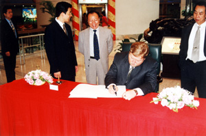 KI05.JPG (38871 BYTES)