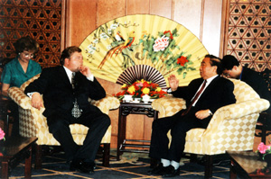 KI10.JPG (55134 BYTES)