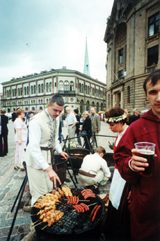 H01.JPG (102911 BYTES)