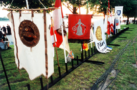 H09.JPG (91586 BYTES)