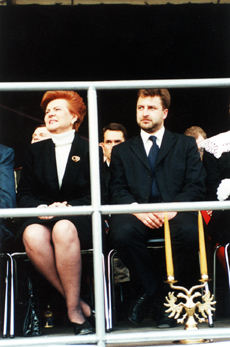 H15.JPG (84234 BYTES)