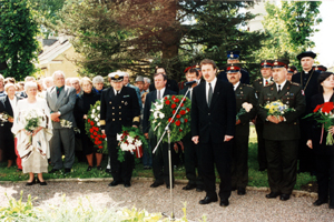 G04.JPG (97652 BYTES)