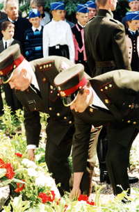 G05.JPG (96763 BYTES)