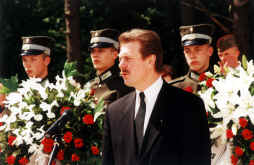 L01.JPG (1175519 BYTES)