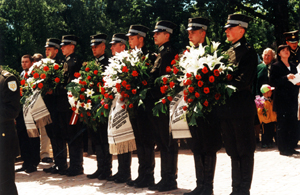 L08.JPG (92117 BYTES)