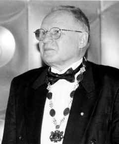 STRADINS.JPG (1018864 BYTES)