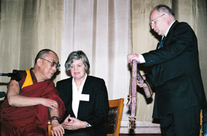 DL01.JPG (35155 BYTES)