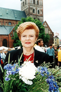 LI08.JPG (50820 BYTES)