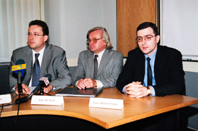 LB.JPG (33600 BYTES)