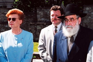 S02.JPG (39840 BYTES)