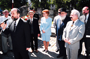 S03.JPG (47500 BYTES)