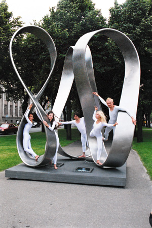 800.JPG (83323 BYTES)