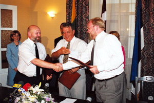 PR1.JPG (45812 BYTES)