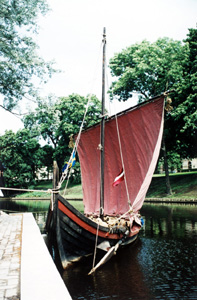 LAIVA3.JPG (46488 BYTES)