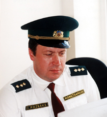 R10.JPG (44599 BYTES)