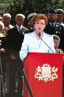 PIEM10.JPG (46187 BYTES)