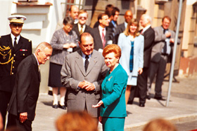 04F.JPG (43079 BYTES)