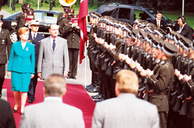 05F.JPG (46678 BYTES)