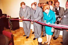 27F.JPG (80929 BYTES)