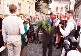 30F.JPG (85116 BYTES)