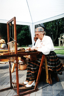 E2.JPG (50760 BYTES)